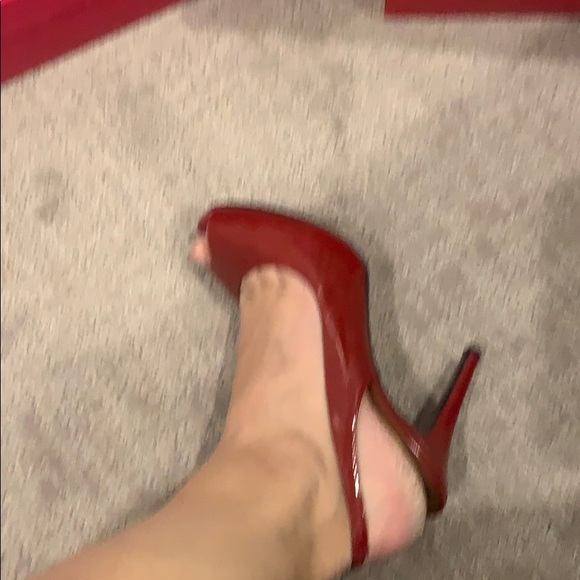 Red peep toe sling back pumps - Picture 2 of 8